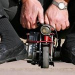 Самый маленький мотоцикл в мире весит всего 1 кг