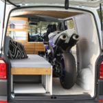 Фургон Volkswagen Transporter как передвижной спортзал