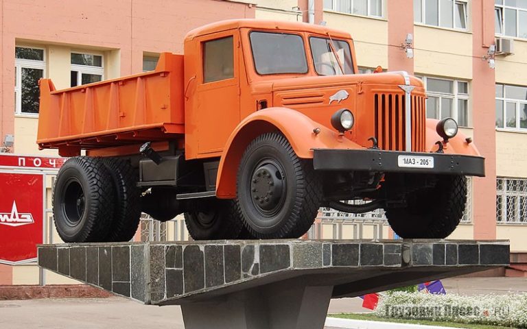 Автомобили-памятники в Минске