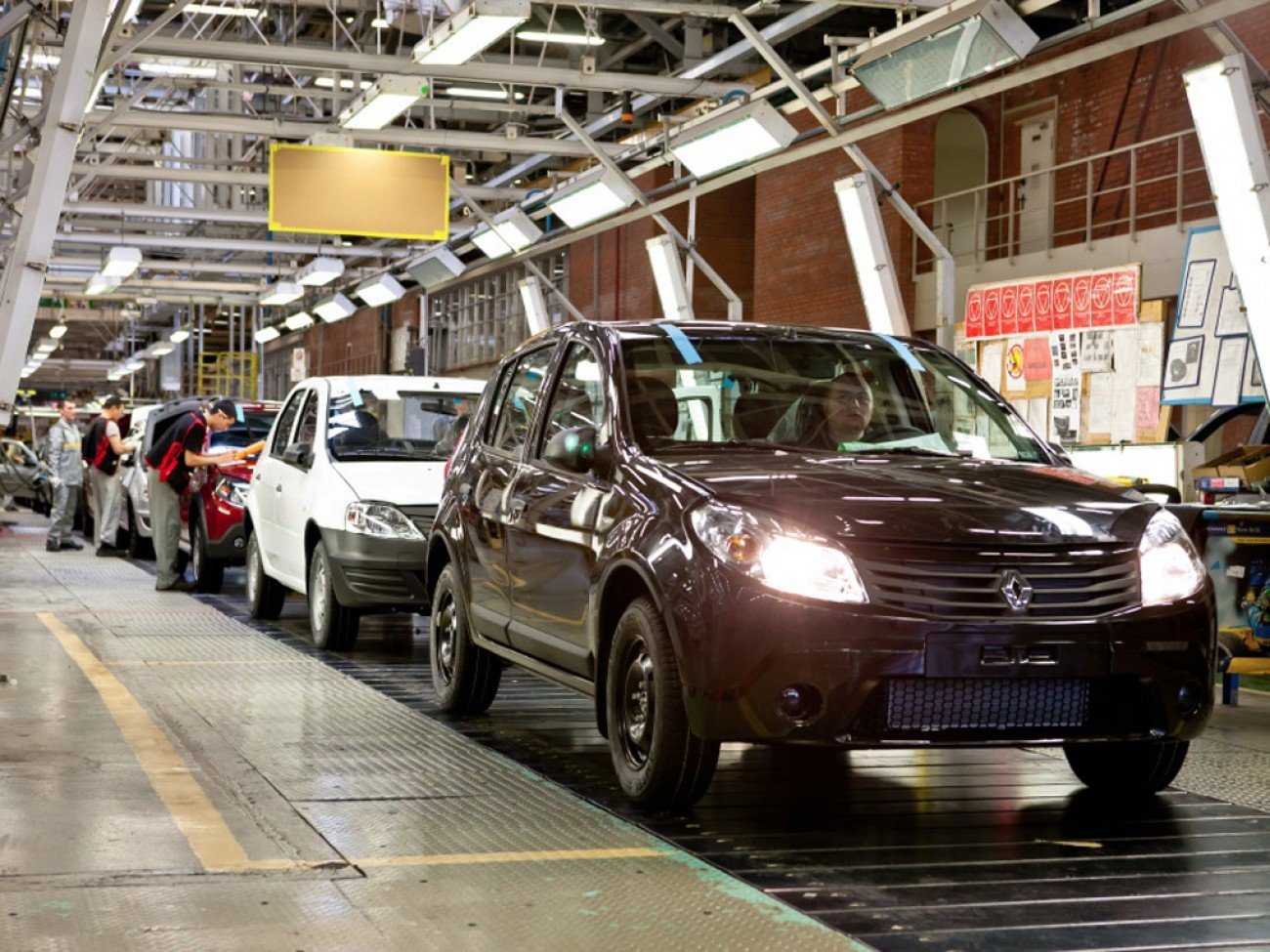 Эффективные менеджеры могут закрыть российский завод Renault в Москве
