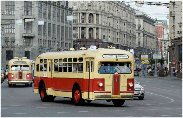 История автобусов на улицах Москвы