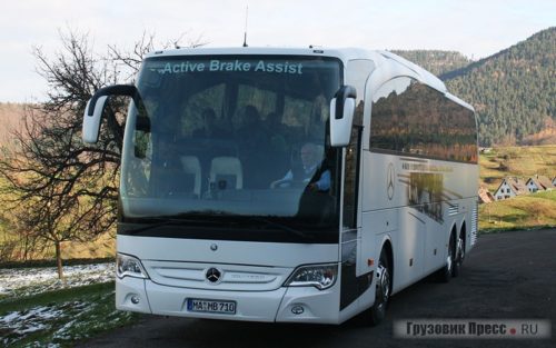 Улучшенный вариант автобуса Mercedes-Benz Travego
