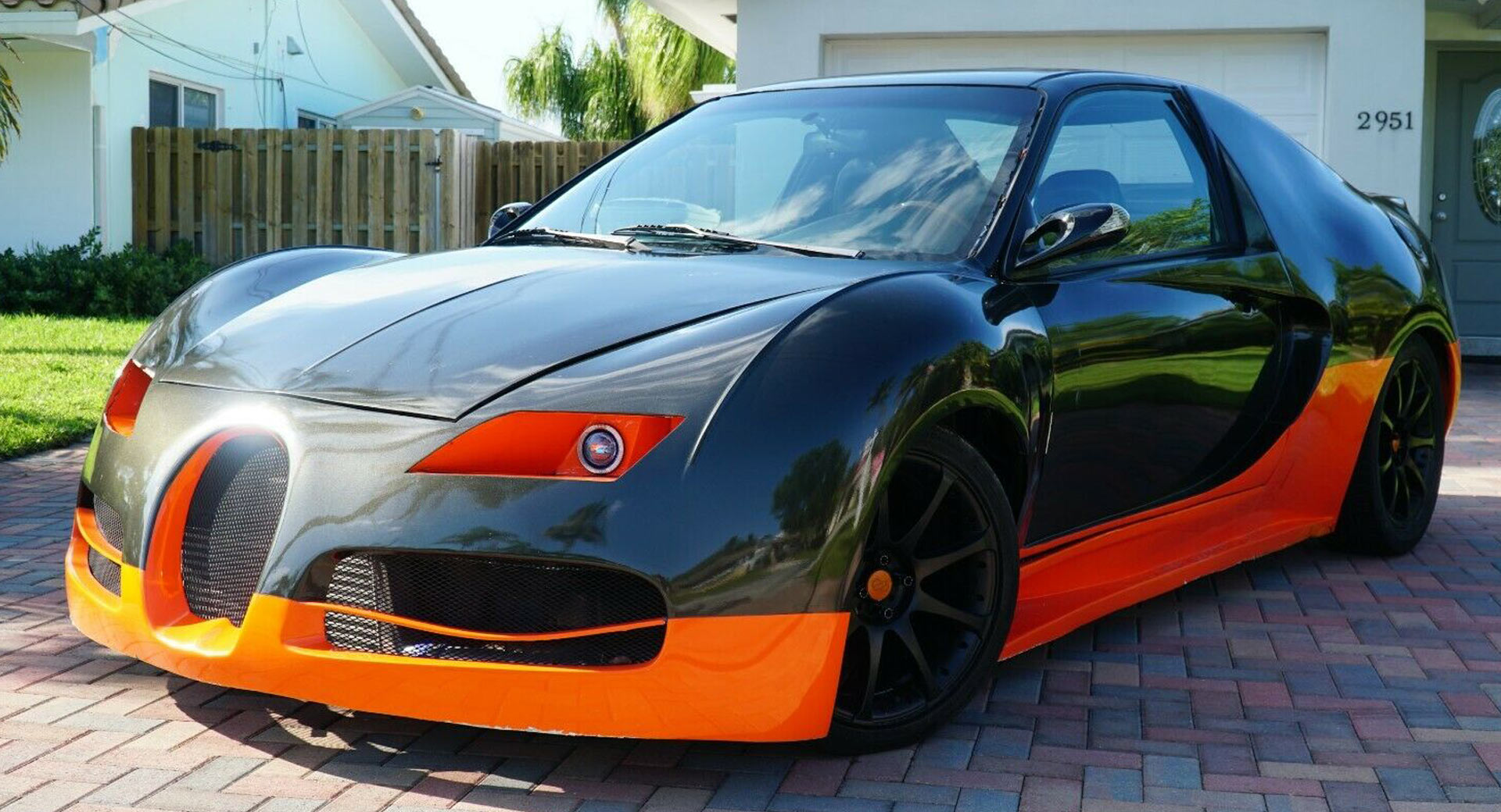 Bugatti Veyron из… Honda Civic