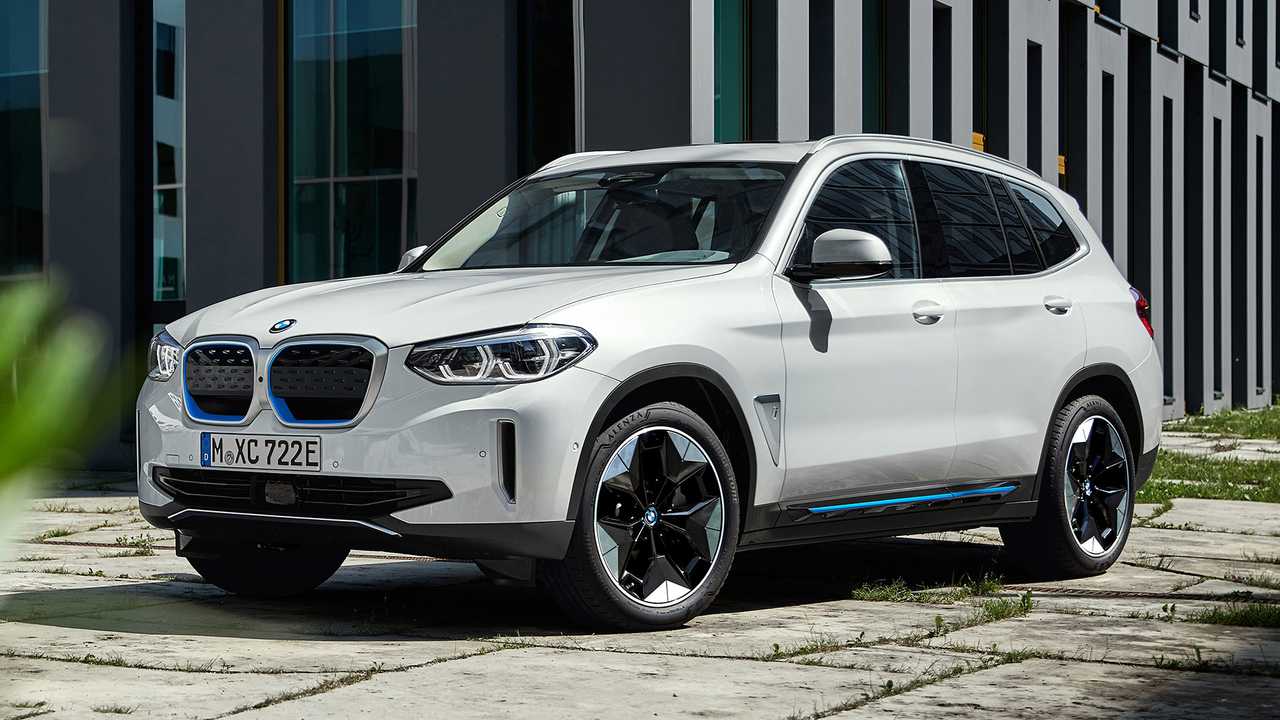 BMW X3 стал электрокаром