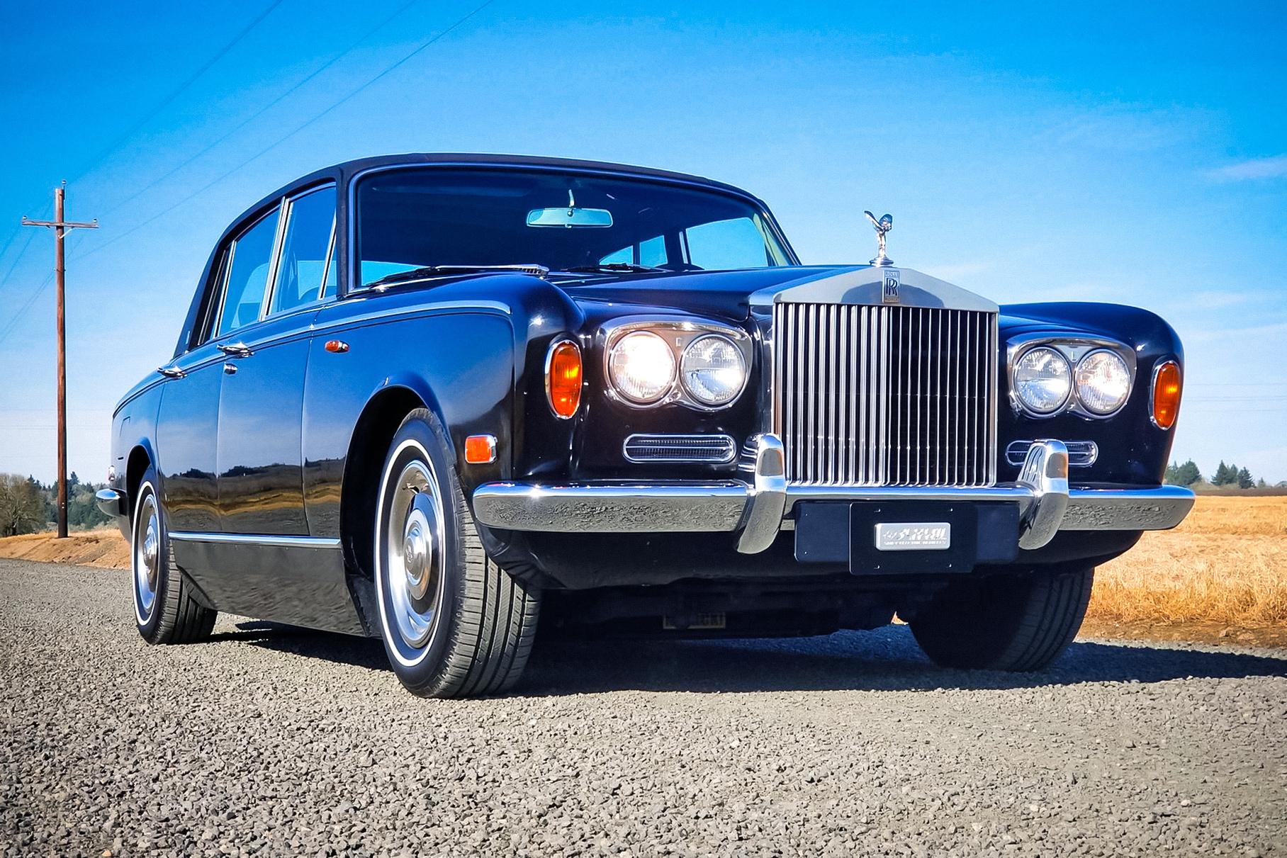 Старые роллс. Роллс Ройс 1970. Rolls Royce 1970 Silver Shadow. Роллс Ройс Сильвер старый. Rolls Royce старый 1970.