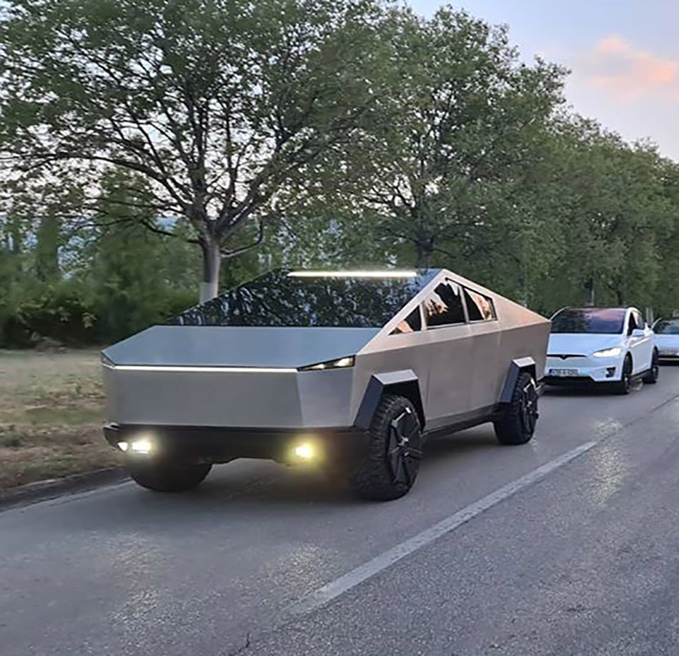 Tesla Cybertruck - боснийская копия