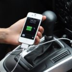 Опасно ли оставлять зарядку для смартфона в автомобильном прикуривателе