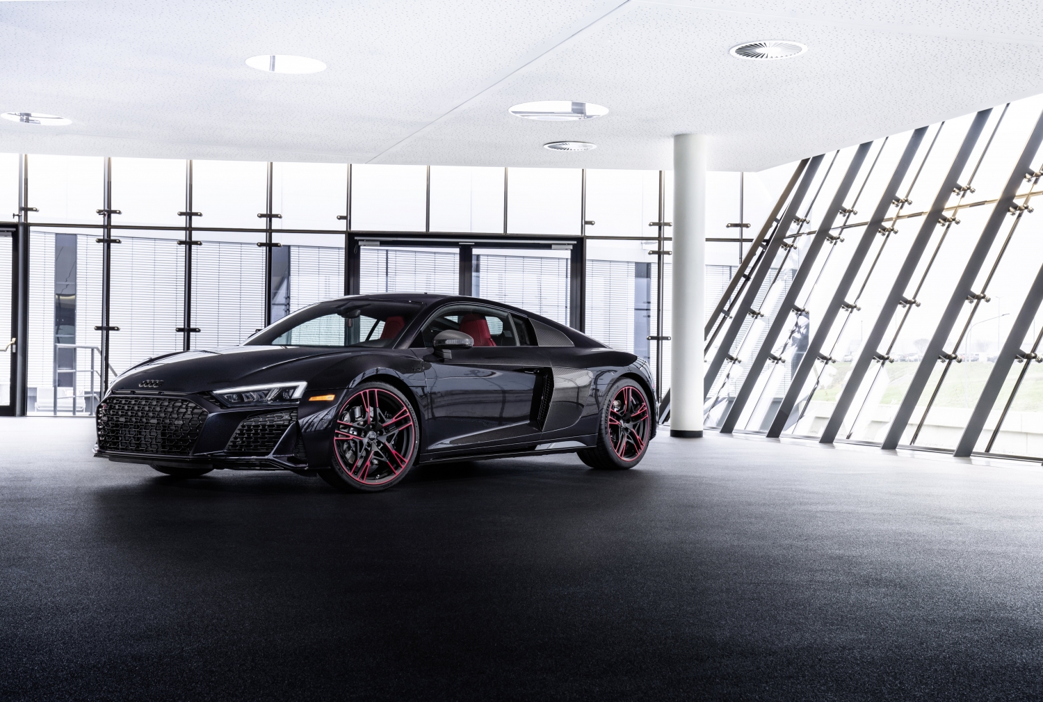 Audi представила зверя с выпуском R8 Panther Edition 2021