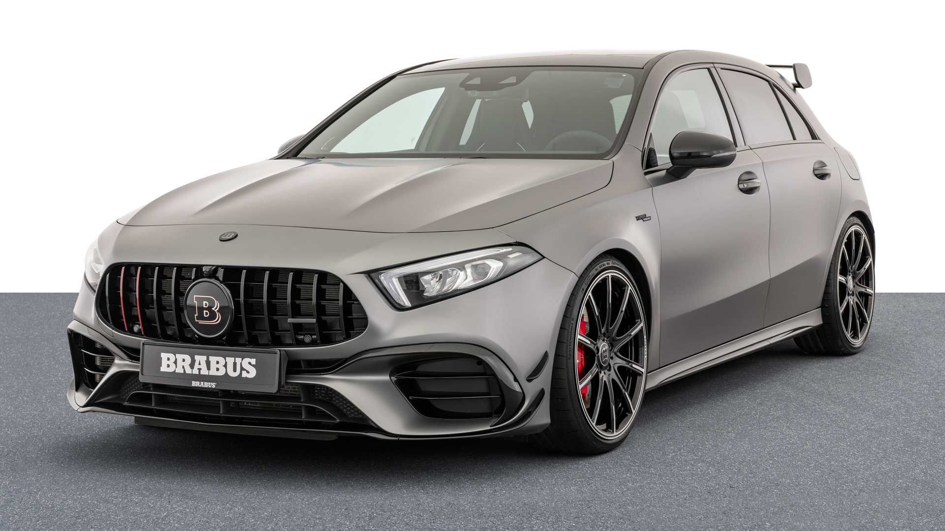 Brabus еще больше усилил мощный хэтч Mercedes-AMG A45 S