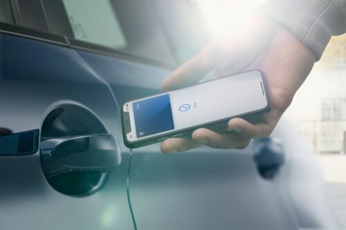 BMW - iPhone в качестве ключа к автомобилю