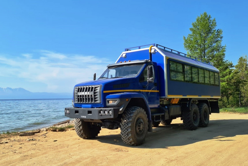 Урал — автомобиль для туристической вахтовки