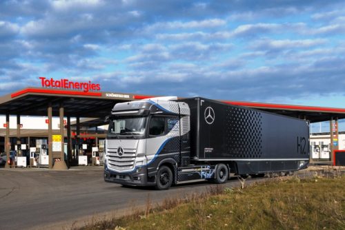 Total и Daimler возведут водородные заправки для грузовиков
