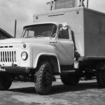 Советские грузовики для перевозки почты и хлеба
