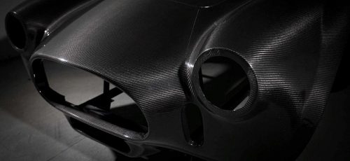 Shelby Cobra - кузов из углеродного волокна весит всего лишь 40 кг