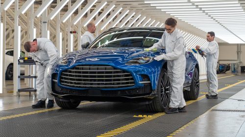 Aston Martin DBX707 поставлен на конвейер