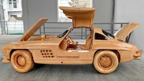 Mercedes 300 SL - полностью деревянная копия