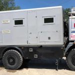 Служебный грузовик Dakar переделали в комфортный дом на колесах