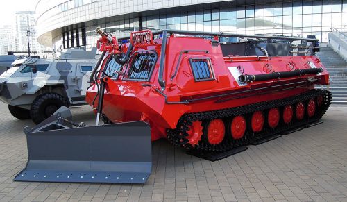 Белорусы разработали пожарную машину на гусеничном ходу